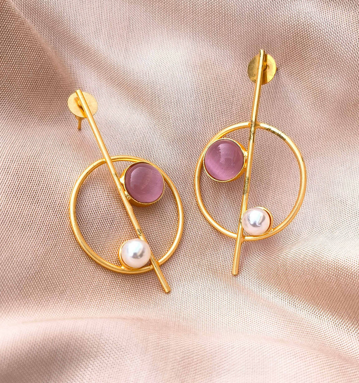 Minimalist Gold Orbit Earrings – Rose Quartz & Pearl Accents